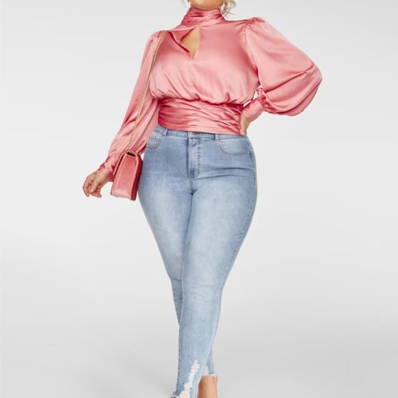 Kauri Satin Keyhole Detail Blouse × 1 - Picture 3 of 5